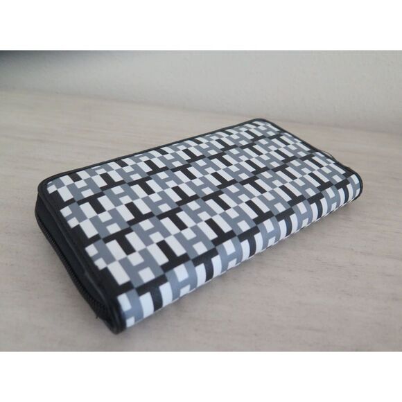 Tommy Hilfiger 69J4081 Women's Black/Gray/White TH Logo Zip-Around Wallet $80 - Picture 4 of 9